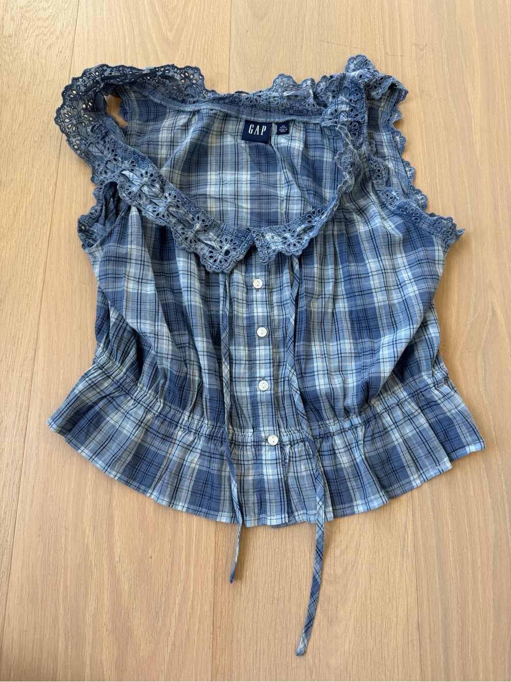 Gap shirt